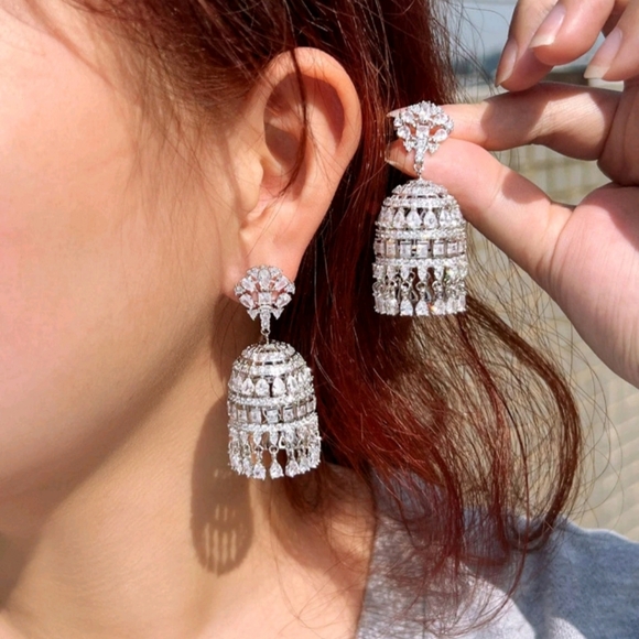 1pair Exquisite Cubic Zirconia Statement Chandelier Earrings For Women - Picture 1 of 3